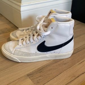 Nike blazers size 7